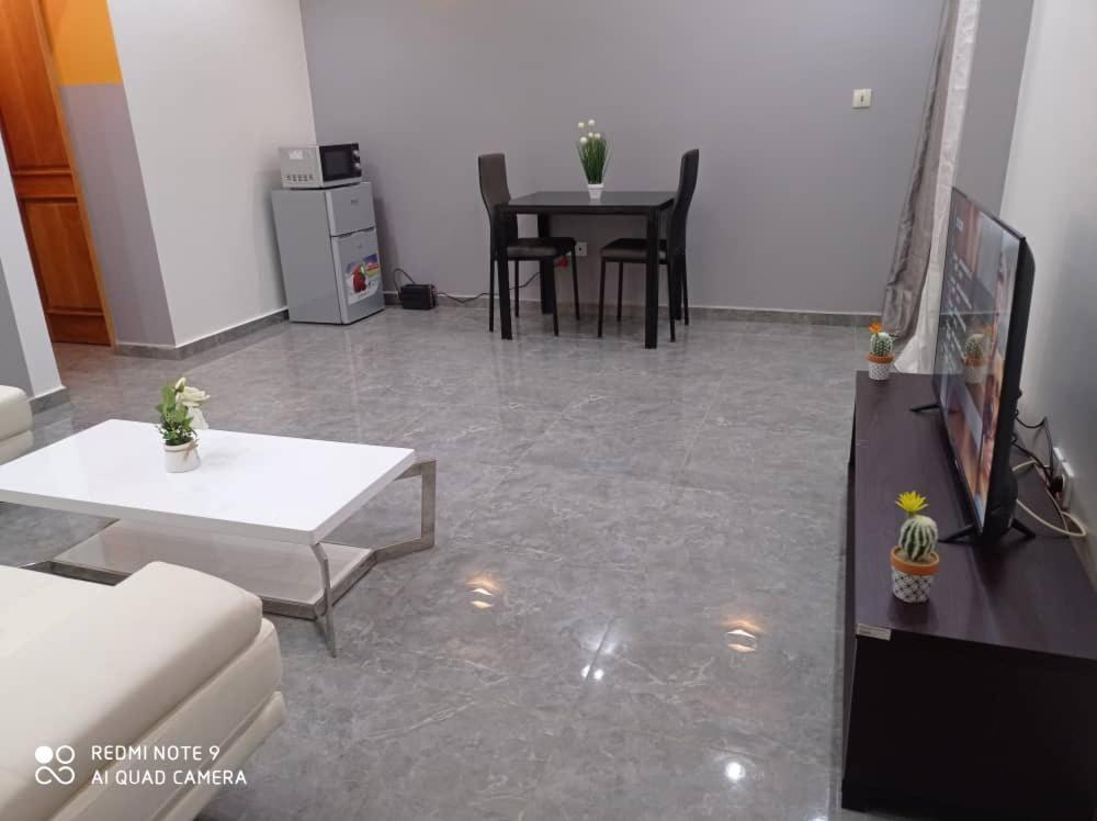 Hôtel Appart B4U Yaoundé Exterior foto